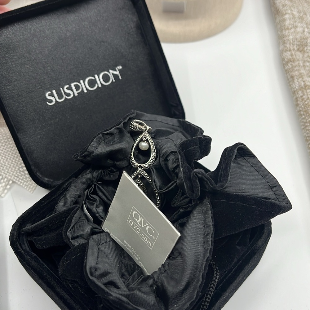 Vintage Suspicion Marcasite & Pearl Pendant 🌟 Sterling Elegance - Picture 3 of 14